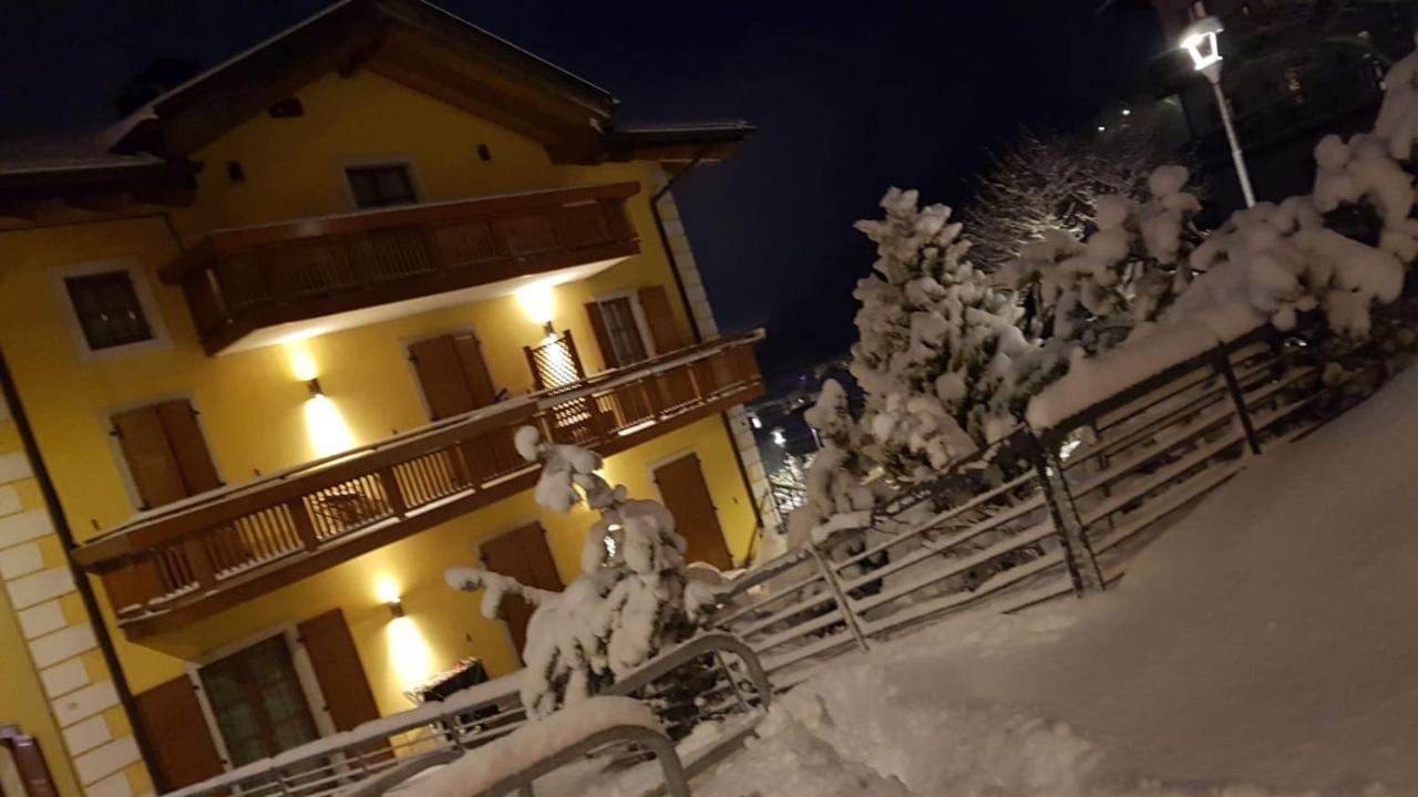 罗韦雷托Rainbow公寓式酒店 外观 照片